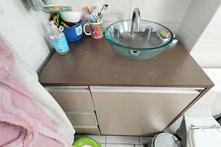 Apartamento à venda com 71m², 2 quartos e 2 vagasBanheiro da Suíte