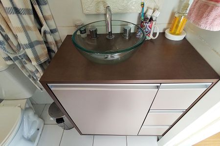 Apartamento à venda com 71m², 2 quartos e 2 vagasBanheiro social - Armario