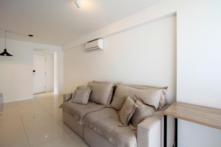 Sala de apartamento à venda com 3 quartos, 82m² em Barra da Tijuca, Rio de Janeiro