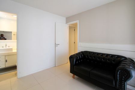 Apartamento à venda com 82m², 3 quartos e 2 vagasSuíte