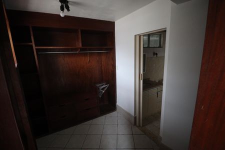 Casa para alugar com 300m², 3 quartos e 4 vagasCloset Suíte