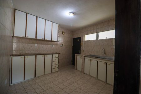 Casa para alugar com 300m², 3 quartos e 4 vagasCozinha