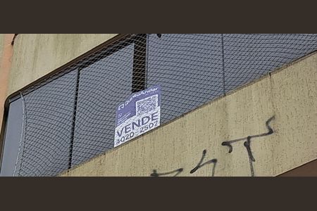 Apartamento à venda com 83m², 2 quartos e sem vagaAdesivo