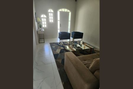 Casa à venda com 4 quartos, 250m² em Butantã, São Paulo