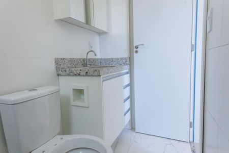 Banheiro da Suíte de kitnet/studio para alugar com 1 quarto, 30m² em Buritis, Belo Horizonte