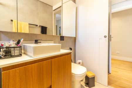 Apartamento para alugar com 110m², 3 quartos e 1 vaga Apartamento para alugar com 110m², 3 quartos e 1 vagaBanheiro da Suíte