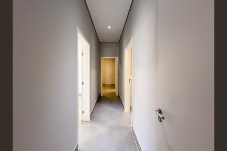 Casa de condomínio para alugar com 177m², 3 quartos e 4 vagas Casa de condomínio para alugar com 177m², 3 quartos e 4 vagasCorredor