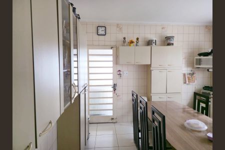 Casa à venda com 180m², 3 quartos e 2 vagasCozinha 