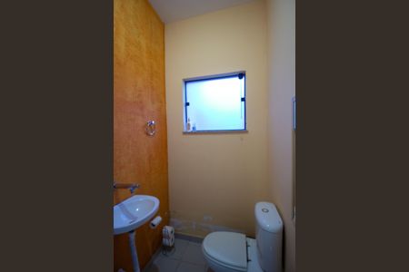 Casa de condomínio para alugar com 200m², 3 quartos e 2 vagasLavabo 