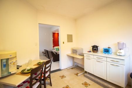 Casa de condomínio para alugar com 200m², 3 quartos e 2 vagasCozinha 