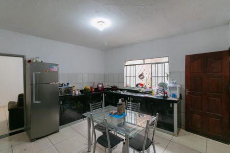 Casa à venda com 260m², 4 quartos e 2 vagas