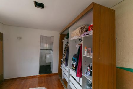 Casa à venda com 260m², 4 quartos e 2 vagas