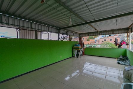 Casa à venda com 260m², 4 quartos e 2 vagas
