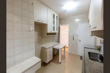 Apartamento para alugar com 152m², 3 quartos e 1 vaga