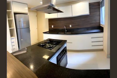 Apartamento para alugar com 3 quartos, 163m² em Santo Amaro, São Paulo