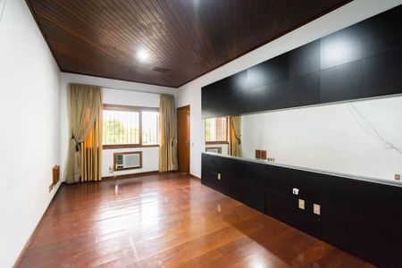 Casa à venda com 630m², 4 quartos e 4 vagasSuíte 1