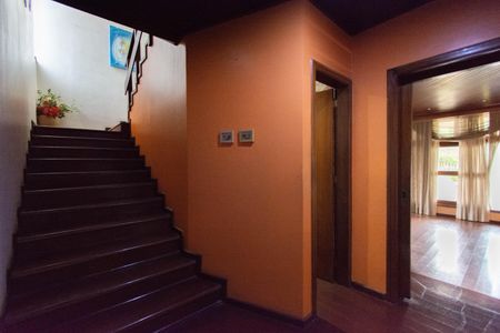 Casa à venda com 630m², 4 quartos e 4 vagasEscada