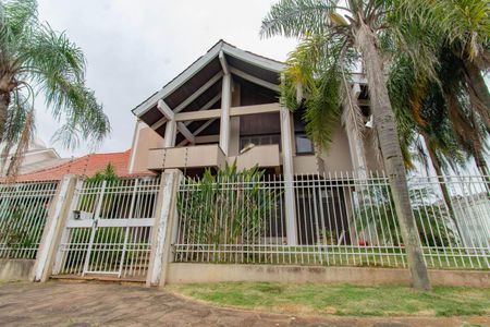 Casa à venda com 630m², 4 quartos e 4 vagasFachada 