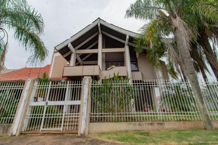 Casa à venda com 630m², 4 quartos e 4 vagasFachada 