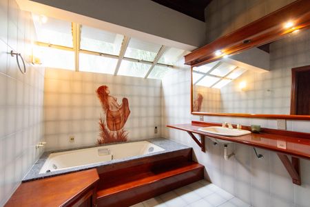 Casa à venda com 630m², 4 quartos e 4 vagasBanheiro Suíte 1