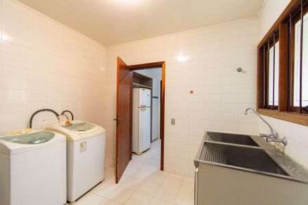 Casa à venda com 630m², 4 quartos e 4 vagasÁrea de Serviço