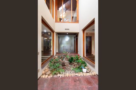 Casa à venda com 630m², 4 quartos e 4 vagasSala