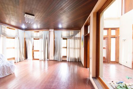 Casa à venda com 630m², 4 quartos e 4 vagasSala