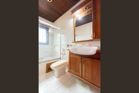 Casa à venda com 630m², 4 quartos e 4 vagasBanheiro Suíte 3