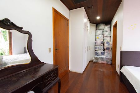 Casa à venda com 630m², 4 quartos e 4 vagasSuíte 2