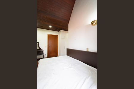 Casa à venda com 630m², 4 quartos e 4 vagasSuíte 2