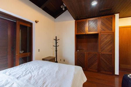 Casa à venda com 630m², 4 quartos e 4 vagasSuíte 4