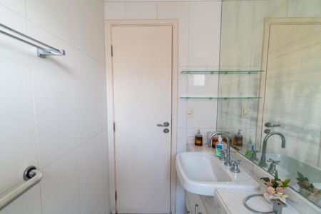 Apartamento à venda com 113m², 3 quartos e 2 vagasBanheiro da Suíte