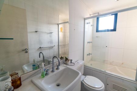 Apartamento à venda com 113m², 3 quartos e 2 vagasBanheiro da Suíte