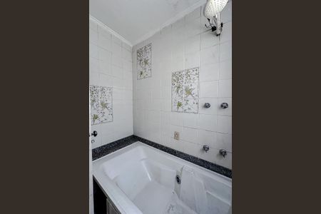 Casa à venda com 280m², 3 quartos e 2 vagasBanheiro