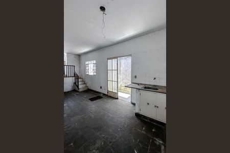 Casa à venda com 280m², 3 quartos e 2 vagasÁrea de Serviço