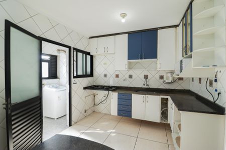 Apartamento para alugar com 94m², 3 quartos e 3 vagas Apartamento para alugar com 94m², 3 quartos e 3 vagasCozinha e Área de Serviço