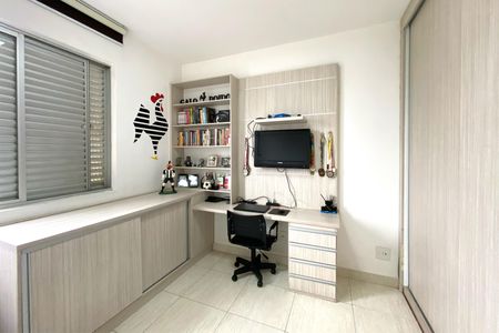 Apartamento à venda com 96m², 3 quartos e 2 vagasQuarto 2