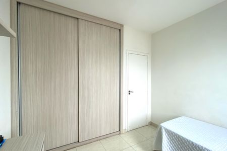 Apartamento à venda com 96m², 3 quartos e 2 vagasQuarto 2
