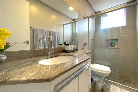 Apartamento à venda com 96m², 3 quartos e 2 vagasBanheiro da Suíte 2