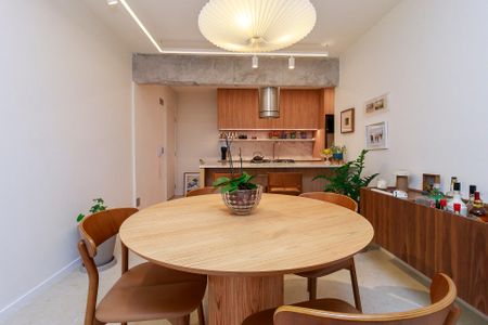 Apartamento à venda com 98m², 2 quartos e 2 vagasSala