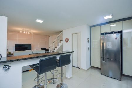 Casa à venda com 82m², 2 quartos e 2 vagas Casa à venda com 82m², 2 quartos e 2 vagasCozinha