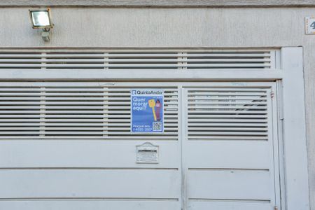 Casa à venda com 82m², 2 quartos e 2 vagas Casa à venda com 82m², 2 quartos e 2 vagasFachada