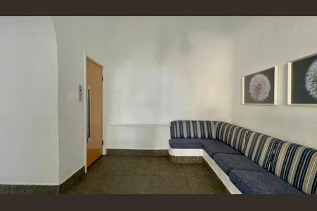 Apartamento à venda com 198m², 2 quartos e 2 vagas Apartamento à venda com 198m², 2 quartos e 2 vagasHall social