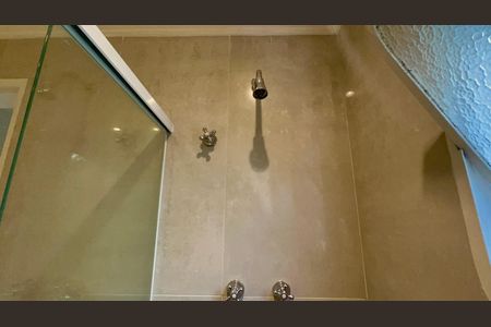 Apartamento à venda com 198m², 2 quartos e 2 vagas Apartamento à venda com 198m², 2 quartos e 2 vagasBanheiro da Suíte 1