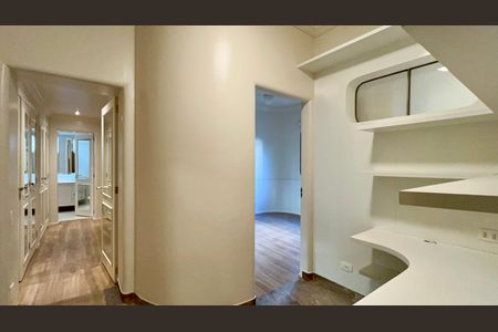 Apartamento à venda com 198m², 2 quartos e 2 vagas Apartamento à venda com 198m², 2 quartos e 2 vagasLiving