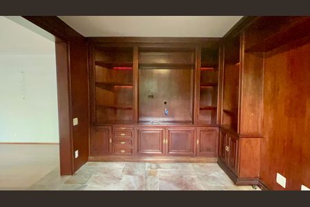 Apartamento à venda com 198m², 2 quartos e 2 vagas Apartamento à venda com 198m², 2 quartos e 2 vagasSala de TV