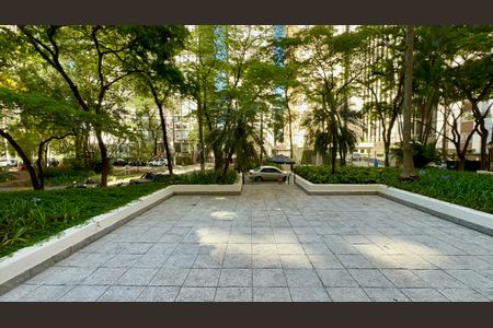 Apartamento à venda com 198m², 2 quartos e 2 vagas Apartamento à venda com 198m², 2 quartos e 2 vagasEntrada