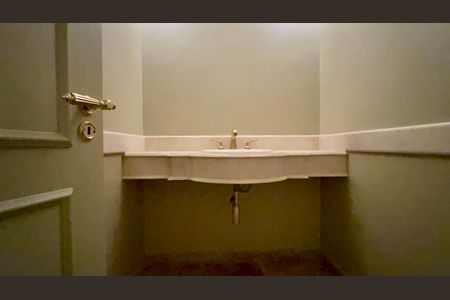 Apartamento à venda com 198m², 2 quartos e 2 vagas Apartamento à venda com 198m², 2 quartos e 2 vagasLavabo