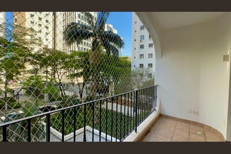 Apartamento à venda com 198m², 2 quartos e 2 vagas Apartamento à venda com 198m², 2 quartos e 2 vagasVaranda