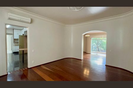 Apartamento à venda com 198m², 2 quartos e 2 vagas Apartamento à venda com 198m², 2 quartos e 2 vagasSala de Jantar